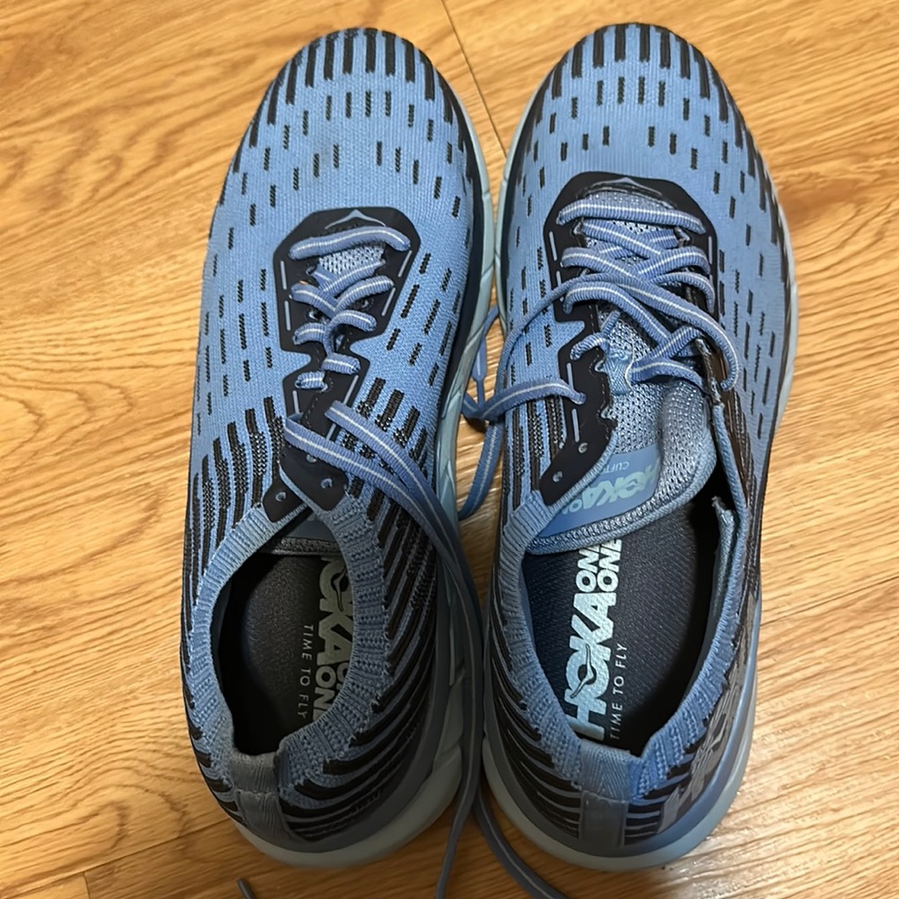 Homs One One tennis shoes, size 9.5, blue